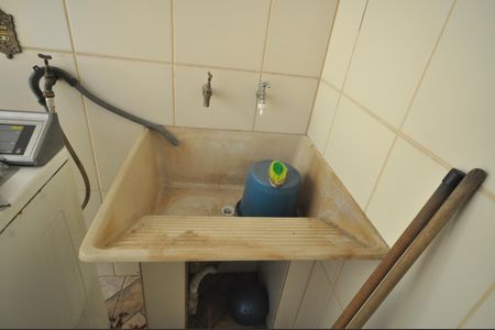 Casa à venda com 92m², 2 quartos e 1 vagaÁrea de Serviço