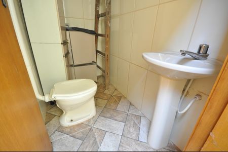 Casa à venda com 92m², 2 quartos e 1 vagaBanheiro de serviço