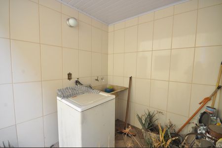 Casa à venda com 92m², 2 quartos e 1 vagaÁrea de Serviço