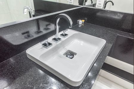 Apartamento para alugar com 96m², 2 quartos e 1 vaga Apartamento para alugar com 96m², 2 quartos e 1 vagaBanheiro