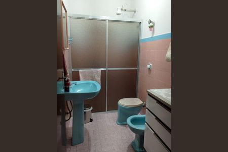 Casa à venda com 224m², 3 quartos e 2 vagas Casa à venda com 224m², 3 quartos e 2 vagasBanheiro