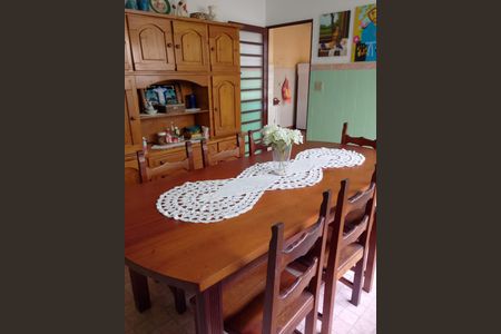 Casa à venda com 224m², 3 quartos e 2 vagas Casa à venda com 224m², 3 quartos e 2 vagasSala de jantar