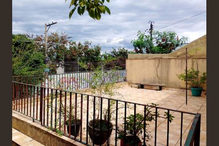 Casa à venda com 224m², 3 quartos e 2 vagas Casa à venda com 224m², 3 quartos e 2 vagasÁrea externa