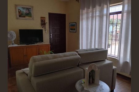 Casa à venda com 224m², 3 quartos e 2 vagas Casa à venda com 224m², 3 quartos e 2 vagasSala