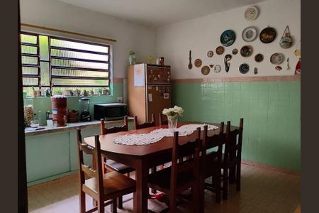 Casa à venda com 224m², 3 quartos e 2 vagas Casa à venda com 224m², 3 quartos e 2 vagasCozinha