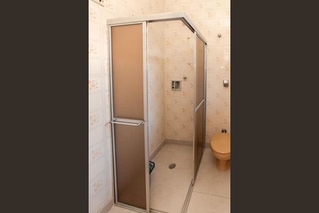 Casa à venda com 230m², 3 quartos e 1 vagaBanheiro 2
