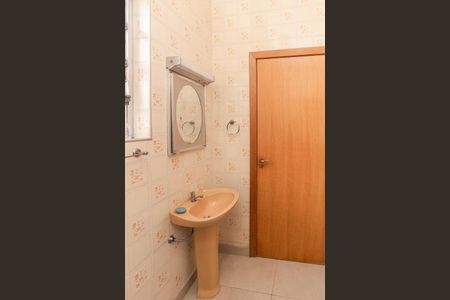 Casa à venda com 230m², 3 quartos e 1 vagaBanheiro 2