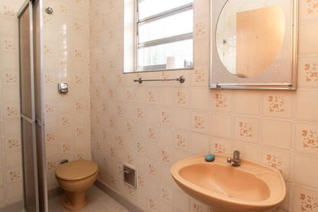 Casa à venda com 230m², 3 quartos e 1 vagaBanheiro 2