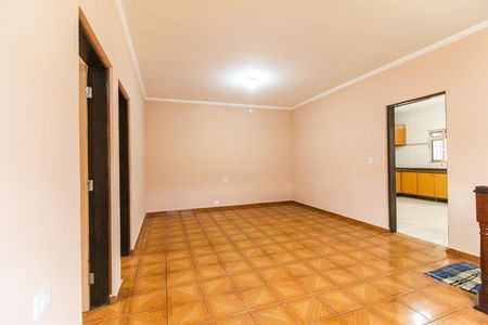 Casa para alugar com 300m², 3 quartos e 4 vagas Casa para alugar com 300m², 3 quartos e 4 vagasSala