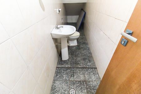 Casa para alugar com 300m², 3 quartos e 4 vagas Casa para alugar com 300m², 3 quartos e 4 vagasBanheiro de Serviço