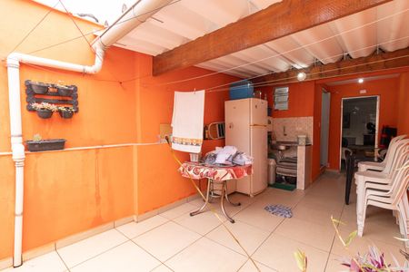 Casa à venda com 78m², 2 quartos e 1 vagaVaranda