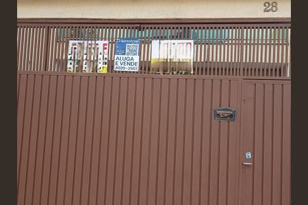 Casa para alugar com 300m², 3 quartos e 8 vagas Casa para alugar com 300m², 3 quartos e 8 vagasFachada e portão