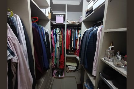 Casa para alugar com 300m², 3 quartos e 8 vagas Casa para alugar com 300m², 3 quartos e 8 vagasCloset da suíte