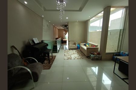 Sala de Jantar de casa para alugar com 3 quartos, 300m² em Jardim Sao Roberto, São Paulo