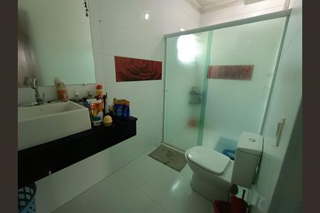 Casa para alugar com 300m², 3 quartos e 8 vagas Casa para alugar com 300m², 3 quartos e 8 vagasbanheiro suíte