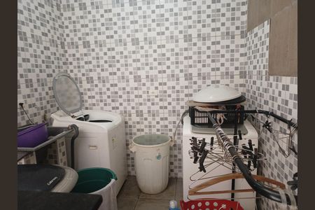 Área de Serviço de casa para alugar com 3 quartos, 300m² em Jardim Sao Roberto, São Paulo