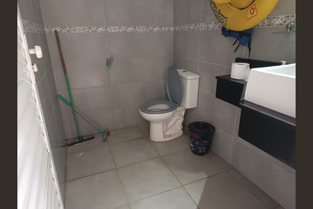 Casa para alugar com 300m², 3 quartos e 8 vagas Casa para alugar com 300m², 3 quartos e 8 vagasBanheiro de serviço