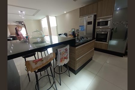 Cozinha de casa para alugar com 3 quartos, 300m² em Jardim Sao Roberto, São Paulo