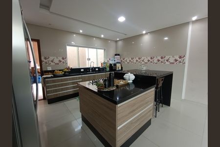 Cozinha de casa para alugar com 3 quartos, 300m² em Jardim Sao Roberto, São Paulo