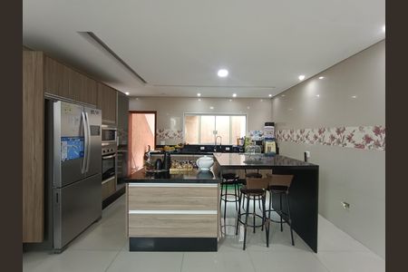 Casa para alugar com 300m², 3 quartos e 8 vagas Casa para alugar com 300m², 3 quartos e 8 vagasCozinha