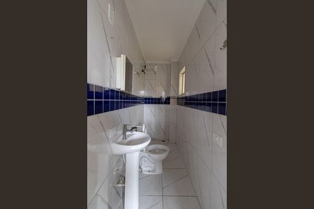 Banheiro de casa para alugar com 1 quarto, 50m² em Vila Buenos Aires, São Paulo