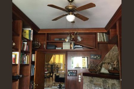 Casa à venda com 550m², 4 quartos e 3 vagas