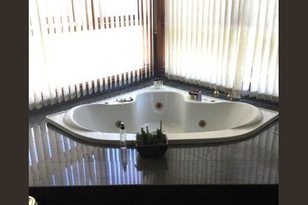 Casa à venda com 4 quartos, 550m² em Alphaville Residencial Zero, Barueri