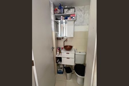 Apartamento à venda com 53m², 2 quartos e sem vaga Apartamento à venda com 53m², 2 quartos e sem vagaBanheiro
