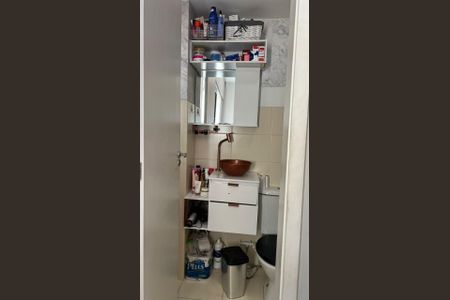 Apartamento à venda com 53m², 2 quartos e sem vaga Apartamento à venda com 53m², 2 quartos e sem vagaBanheir