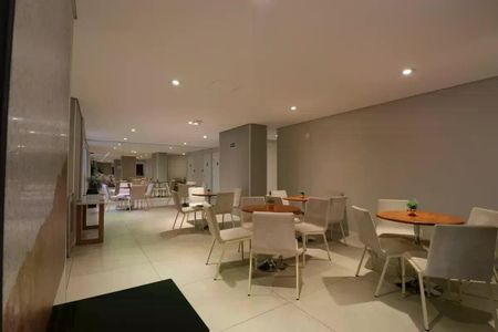 Apartamento à venda com 2 quartos, 42m² em Parque Industrial Tomas Edson, São Paulo