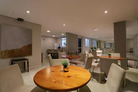 Apartamento à venda com 2 quartos, 42m² em Parque Industrial Tomas Edson, São Paulo