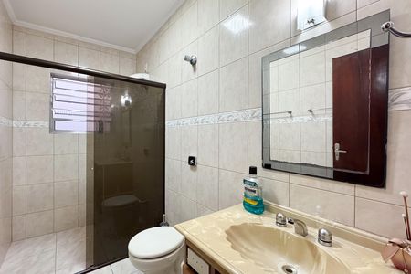 Casa para alugar com 220m², 3 quartos e 2 vagas Casa para alugar com 220m², 3 quartos e 2 vagasBanheiro Social 2