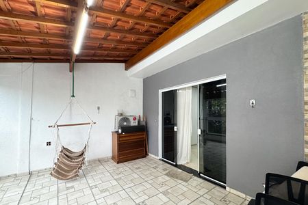 Casa para alugar com 220m², 3 quartos e 2 vagas Casa para alugar com 220m², 3 quartos e 2 vagasSacada - Suíte
