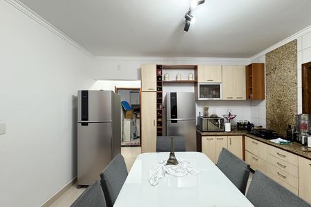 Casa para alugar com 220m², 3 quartos e 2 vagas Casa para alugar com 220m², 3 quartos e 2 vagasCozinha