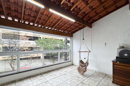 Casa para alugar com 220m², 3 quartos e 2 vagas Casa para alugar com 220m², 3 quartos e 2 vagasSacada - Suíte