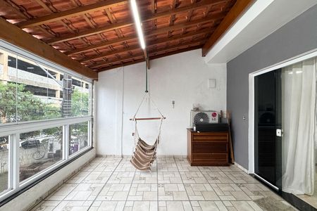 Casa para alugar com 220m², 3 quartos e 2 vagas Casa para alugar com 220m², 3 quartos e 2 vagasSacada - Suíte
