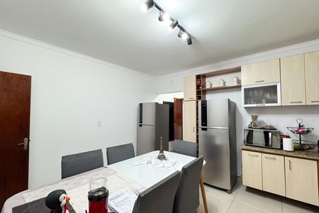 Casa para alugar com 220m², 3 quartos e 2 vagas Casa para alugar com 220m², 3 quartos e 2 vagasCozinha