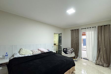 Casa para alugar com 220m², 3 quartos e 2 vagas Casa para alugar com 220m², 3 quartos e 2 vagasSuíte