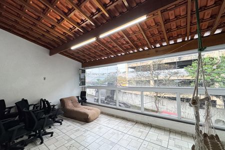 Casa para alugar com 220m², 3 quartos e 2 vagas Casa para alugar com 220m², 3 quartos e 2 vagasSacada - Suíte