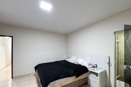 Casa para alugar com 220m², 3 quartos e 2 vagas Casa para alugar com 220m², 3 quartos e 2 vagasSuíte