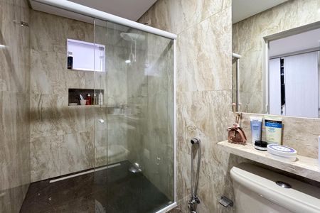 Casa para alugar com 220m², 3 quartos e 2 vagas Casa para alugar com 220m², 3 quartos e 2 vagasBanheiro - Suíte