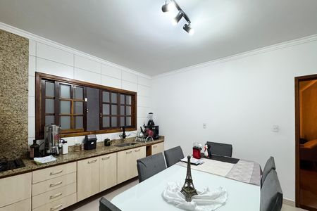 Casa para alugar com 220m², 3 quartos e 2 vagas Casa para alugar com 220m², 3 quartos e 2 vagasCozinha