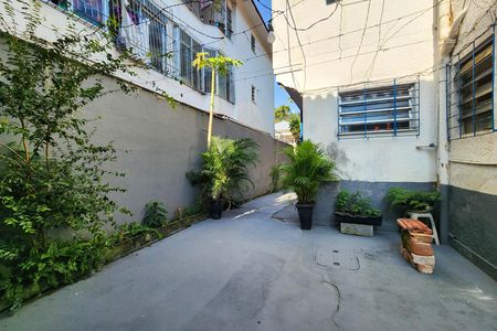 Casa à venda com 240m², 3 quartos e 4 vagas Casa à venda com 240m², 3 quartos e 4 vagasQuintal