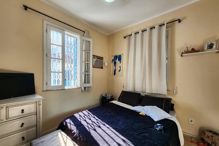 Casa à venda com 240m², 3 quartos e 4 vagas Casa à venda com 240m², 3 quartos e 4 vagasSuíte