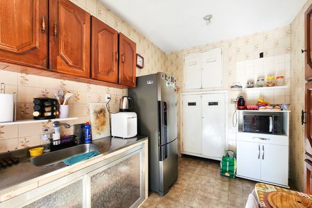Casa à venda com 240m², 3 quartos e 4 vagas Casa à venda com 240m², 3 quartos e 4 vagasCozinha