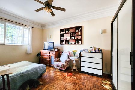 Casa à venda com 240m², 3 quartos e 4 vagas Casa à venda com 240m², 3 quartos e 4 vagasQuarto 1