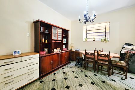Casa à venda com 240m², 3 quartos e 4 vagas Casa à venda com 240m², 3 quartos e 4 vagasSala 2