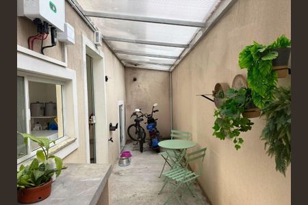 Casa à venda com 98m², 3 quartos e 2 vagas