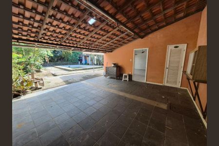 Casa à venda com 100m², 1 quarto e 4 vagas