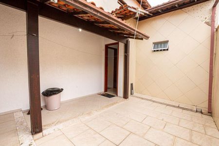 Casa à venda com 254m², 2 quartos e 4 vagas